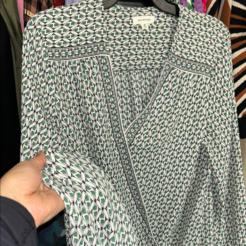 Max Studio Geometric Green and White Top size medium